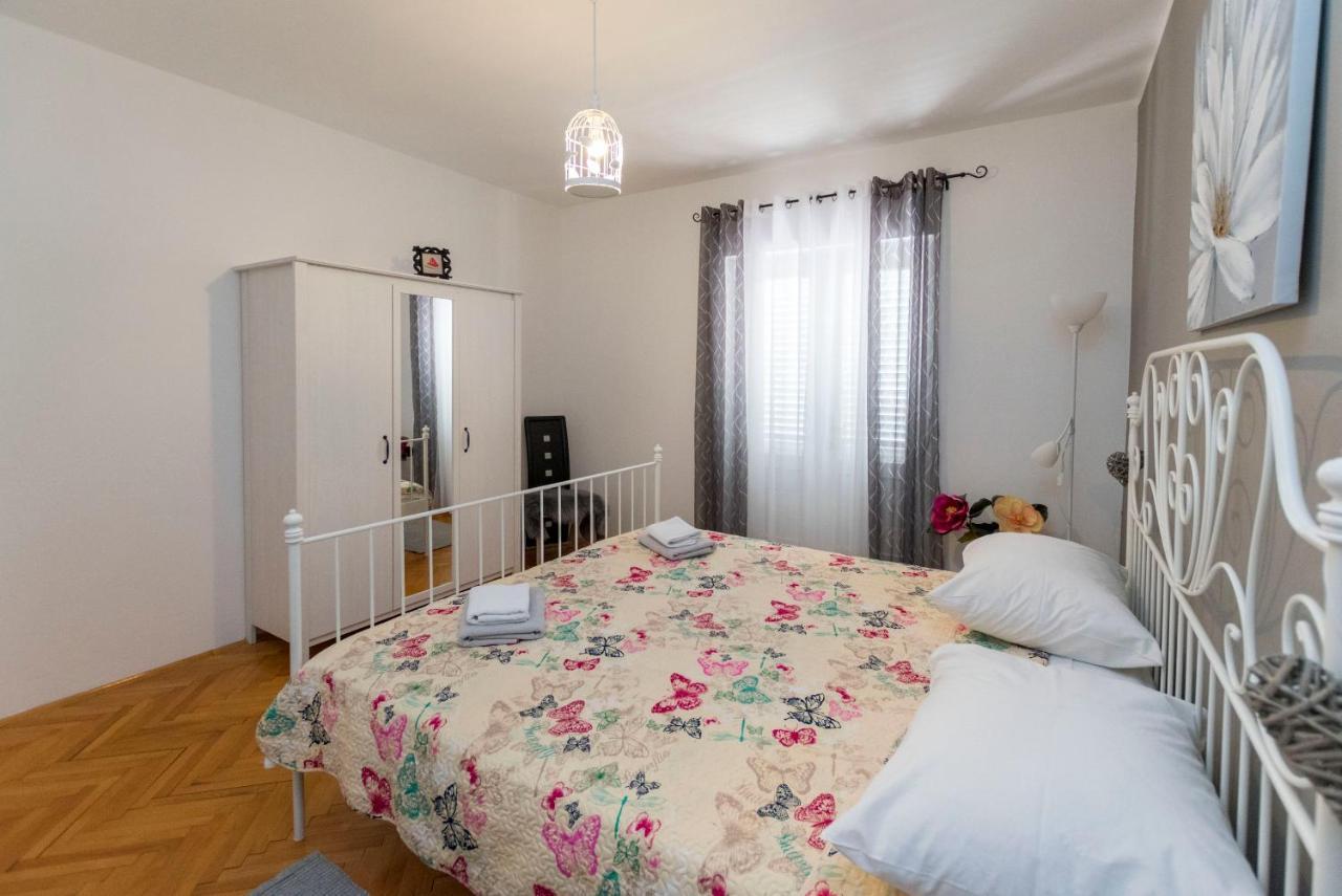 Apartments Zmika Primosten Ngoại thất bức ảnh