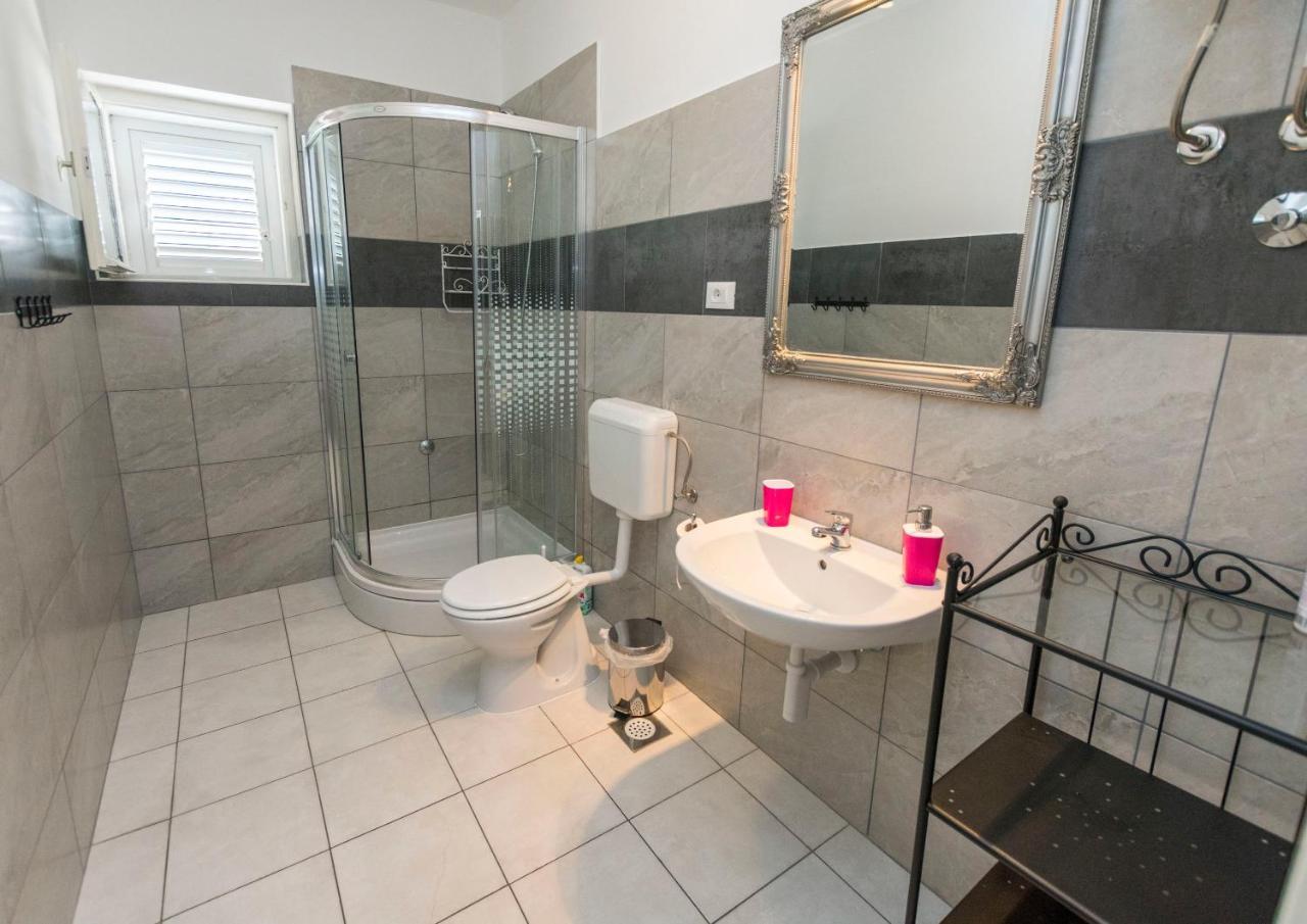 Apartments Zmika Primosten Ngoại thất bức ảnh