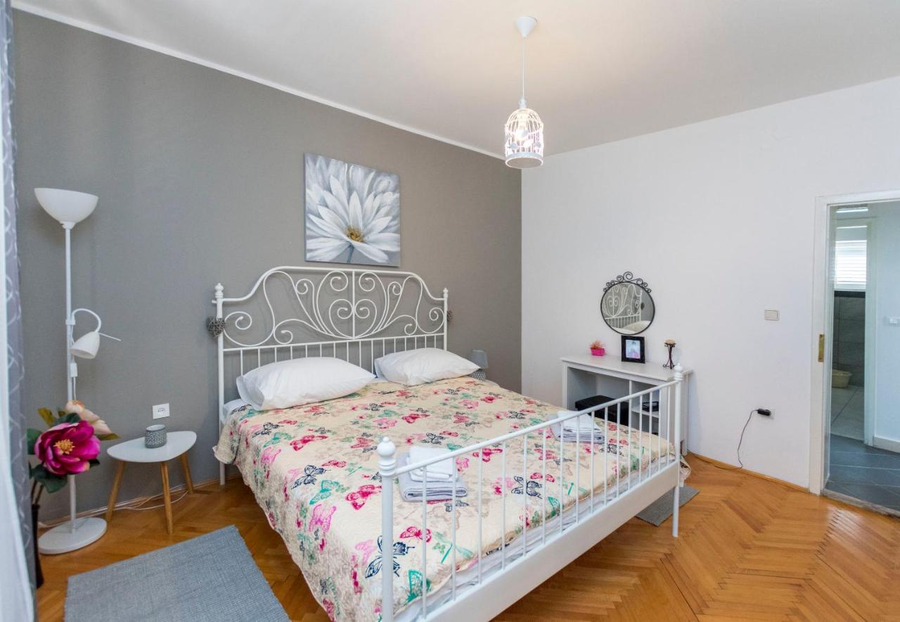 Apartments Zmika Primosten Ngoại thất bức ảnh